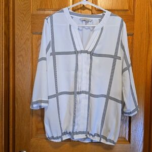 41 Hawthorn Women's White and Black Checkered Top